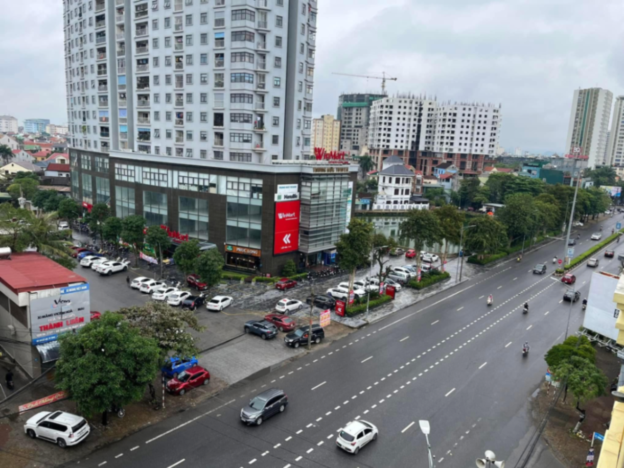 Bán nhà 4 tầng giá rẻ mặt đg Lê lợi gần góc giao lý thường kiệt - Ảnh 1