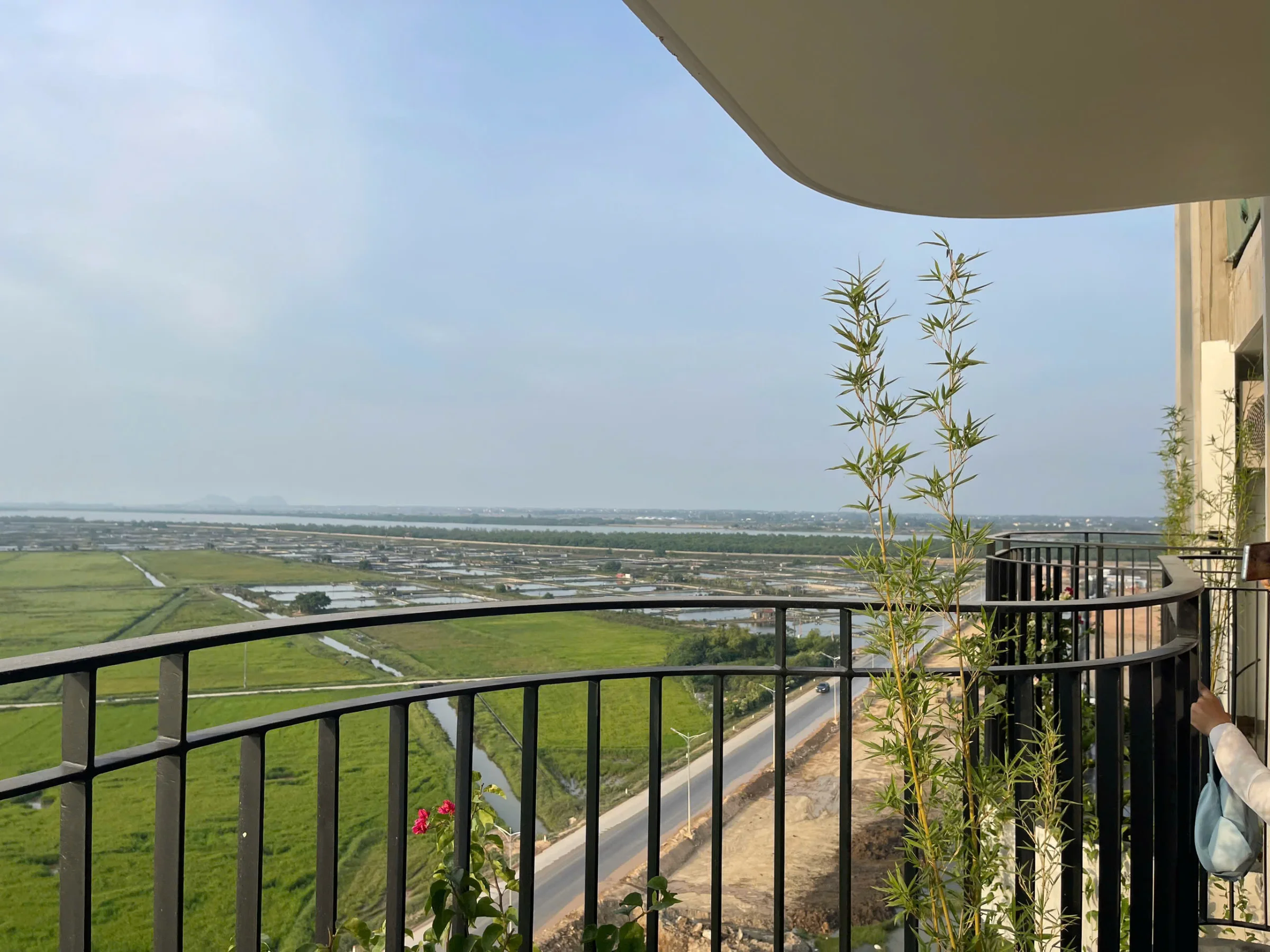 Bán chung cư view biển chung cư Eco Central Park thành phố Vinh chỉ từ 1,7 tỷ - Thumb 3