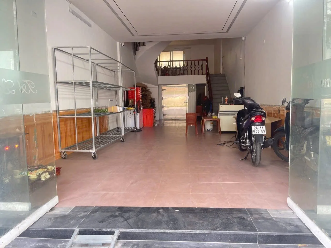 Cho thuê nhà nguyên căn 3 tầng - đường Nguyễn Sỹ Sách - TP Vinh - Ảnh 1