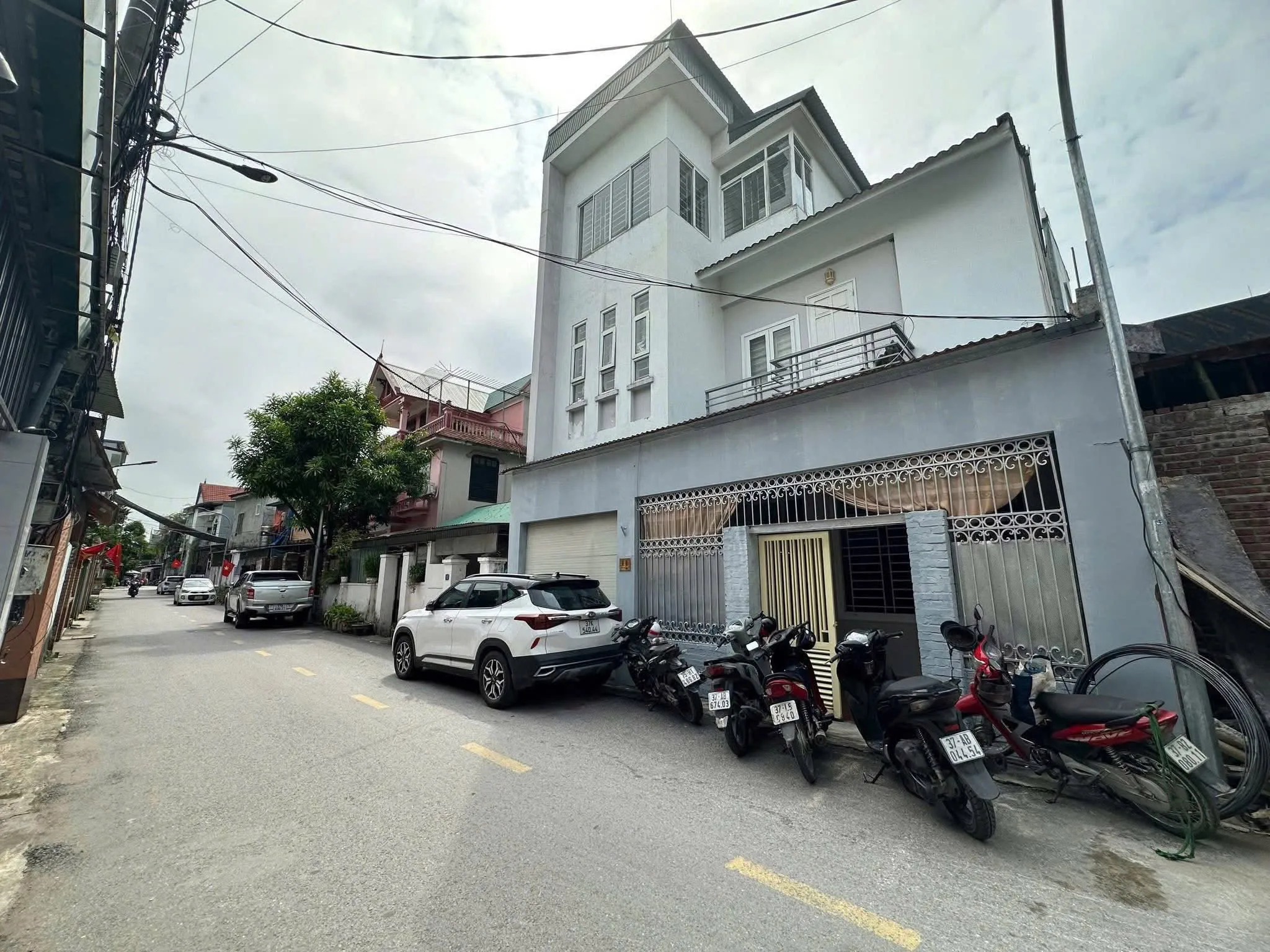 Bán nhà 3 tầng mặt đường Đội Cung - vừa ở vừa kinh doanh rất tốt. - Ảnh 1