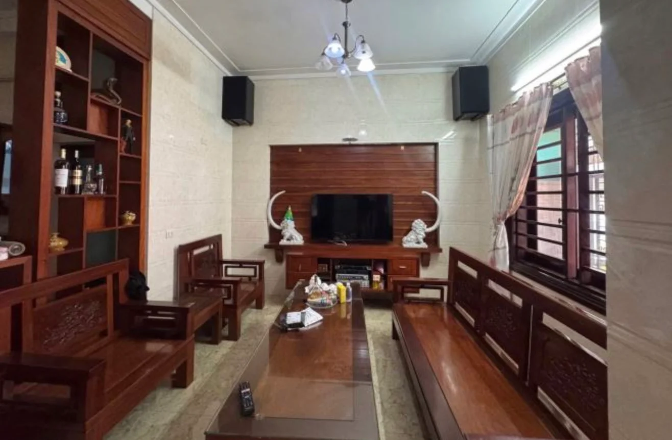 Bán nhà 3 tầng mặt đường Tô Bá Ngọc – phường Thành Vinh – DT 70m², mặt tiền 10m - Ảnh 1